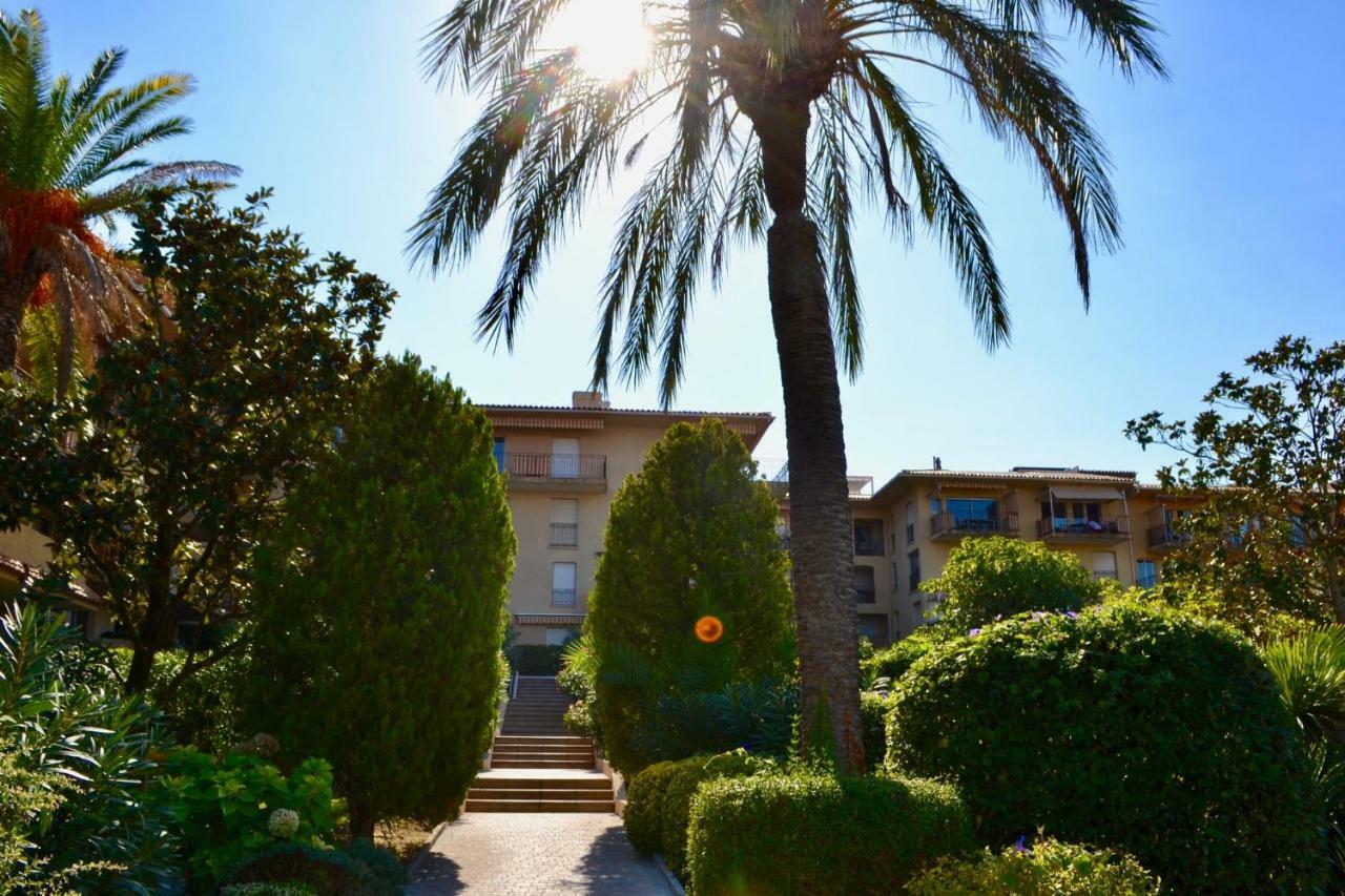 Apartment Eden Park Saint-Tropez Exteriör bild